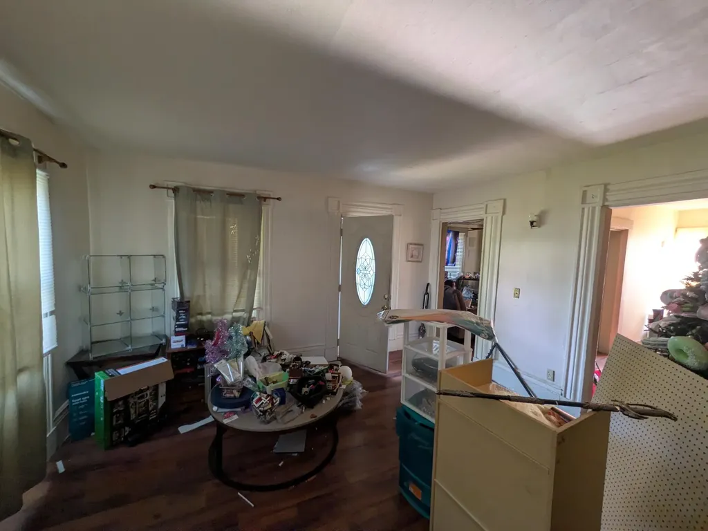 218 W Porter Street Albion City MI 49224