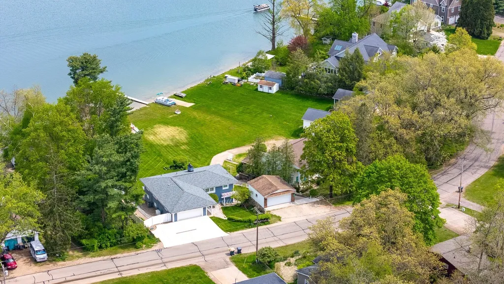 434 Crooked Lake Drive W Texas Charter Township MI 49009