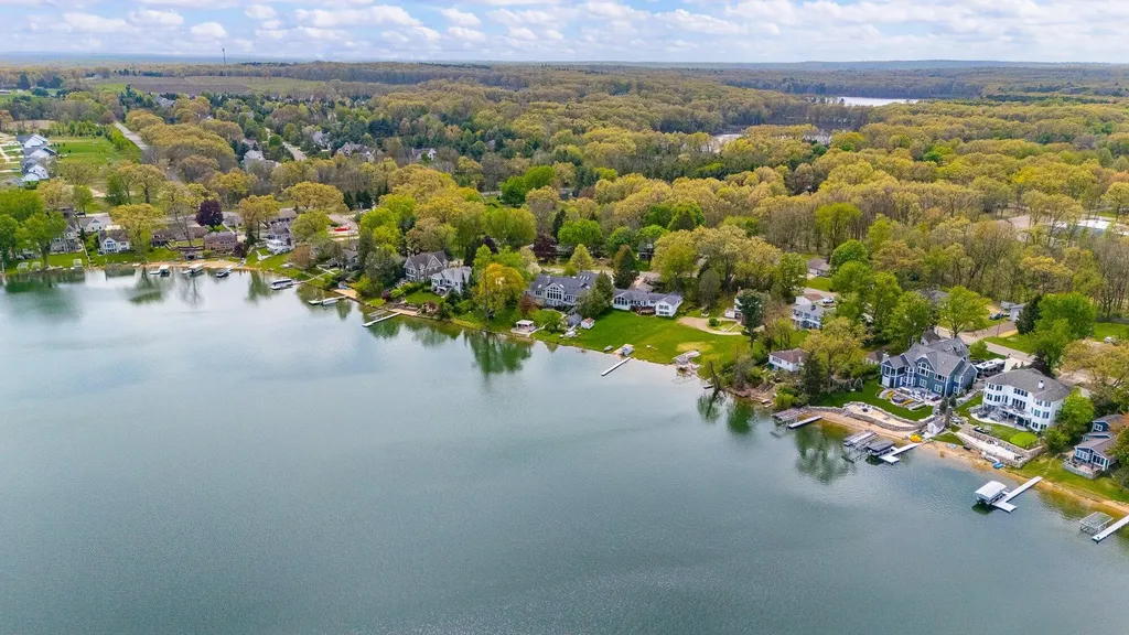 434 Crooked Lake Drive W Texas Charter Township MI 49009