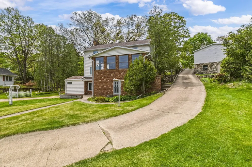 434 Crooked Lake Drive W Texas Charter Township MI 49009