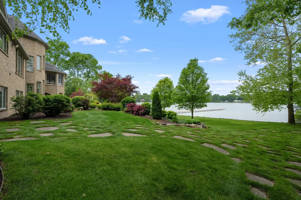 19890 M 60 Lockport Township MI 49093