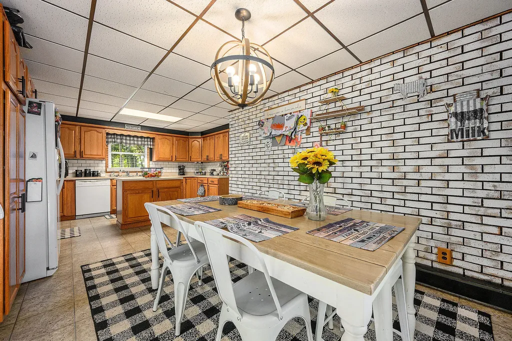 1055 Woodland Beach Emmett Charter Township MI 49014