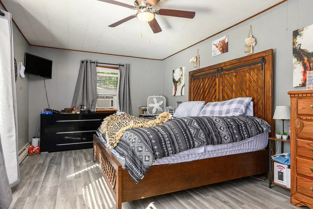 1055 Woodland Beach Emmett Charter Township MI 49014