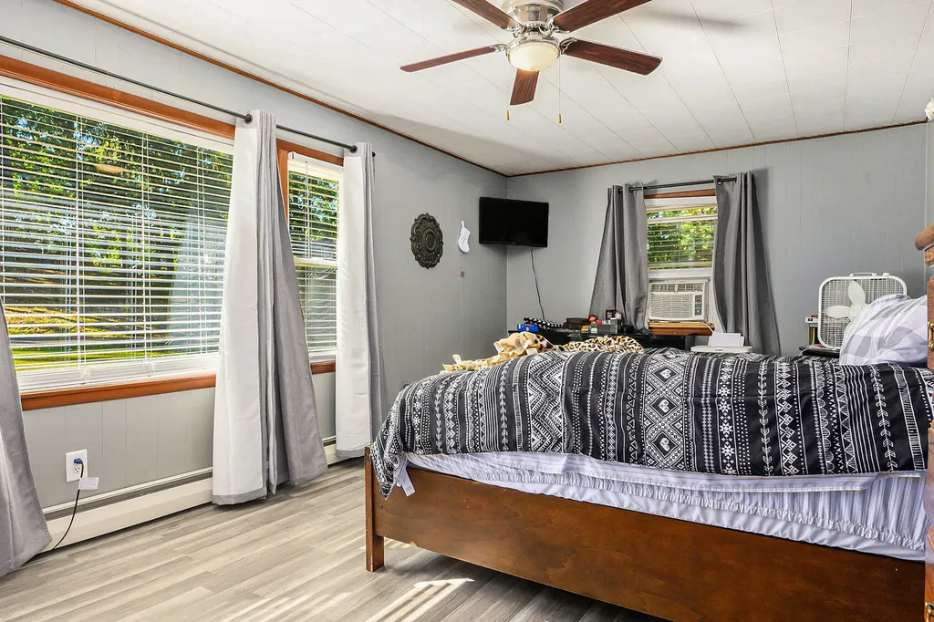 1055 Woodland Beach Emmett Charter Township MI 49014