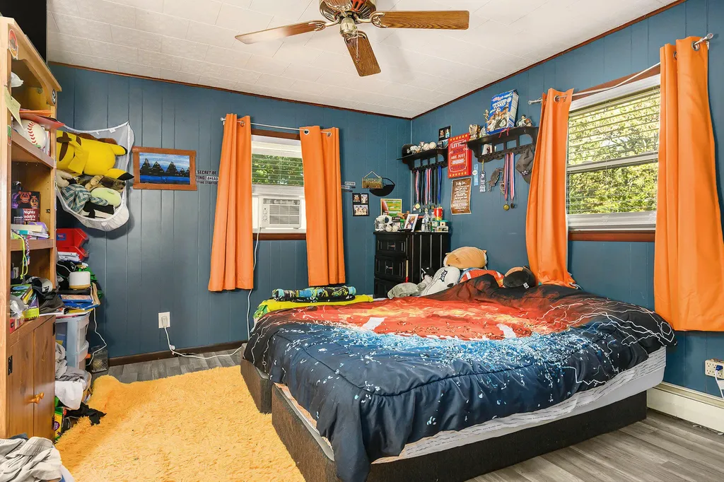 1055 Woodland Beach Emmett Charter Township MI 49014