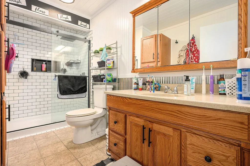 1055 Woodland Beach Emmett Charter Township MI 49014