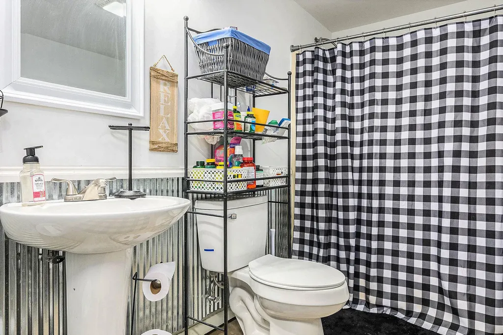 1055 Woodland Beach Emmett Charter Township MI 49014