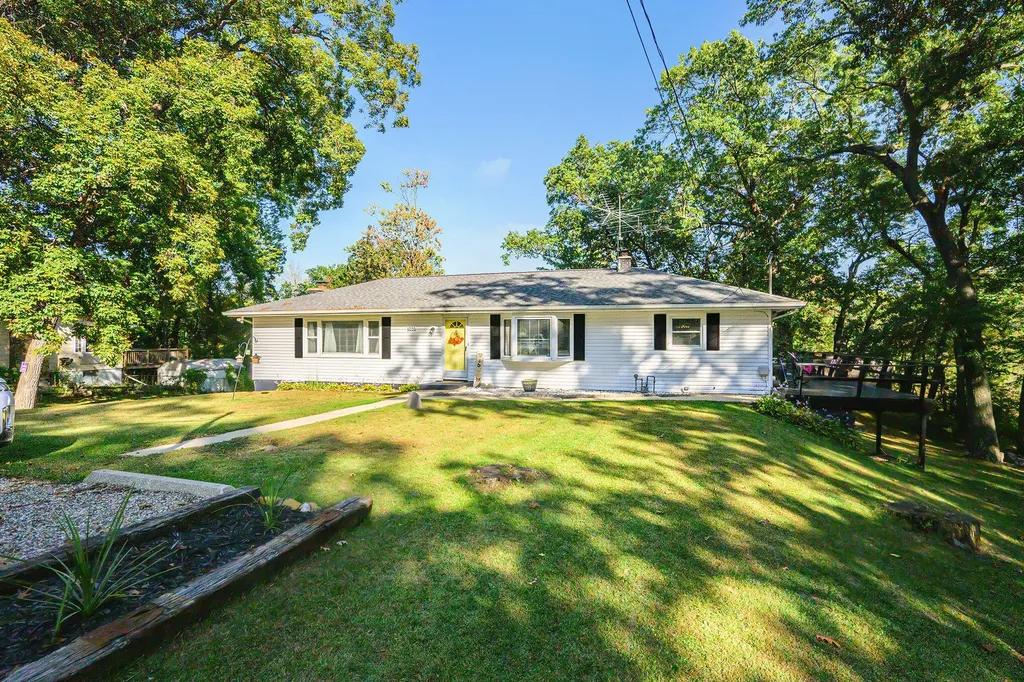 1055 Woodland Beach Emmett Charter Township MI 49014