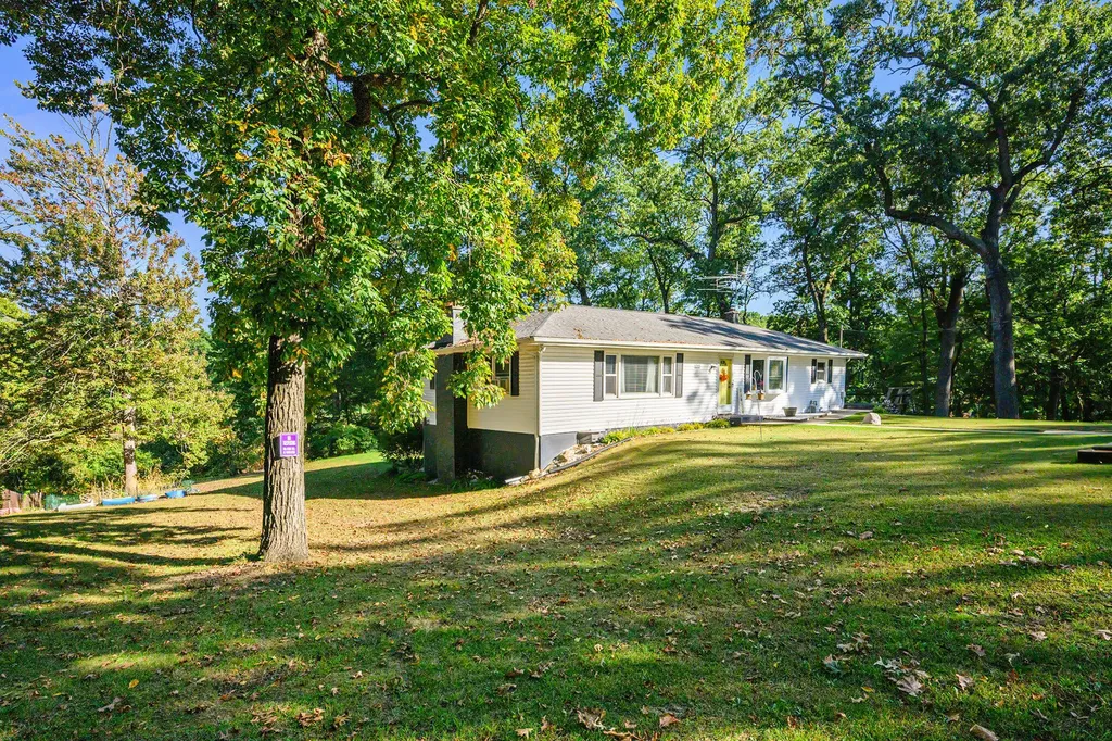 1055 Woodland Beach Emmett Charter Township MI 49014