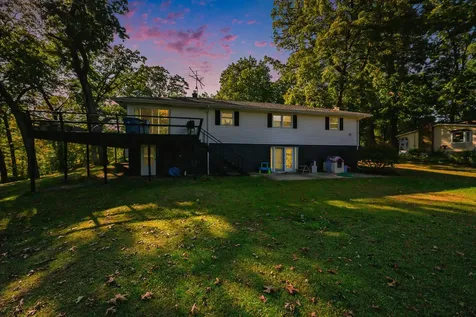 1055 Woodland Beach Emmett Charter Township MI 49014