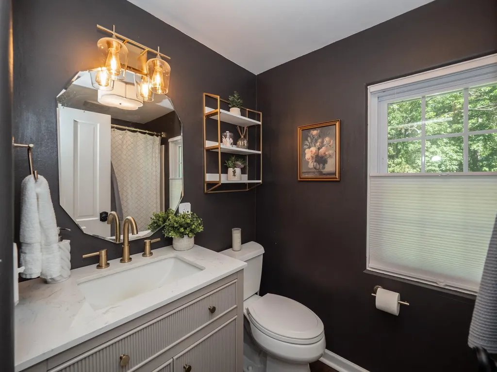 3811 Old Colony Road Kalamazoo City MI 49008