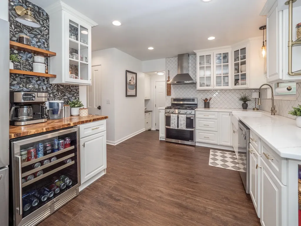 3811 Old Colony Road Kalamazoo City MI 49008