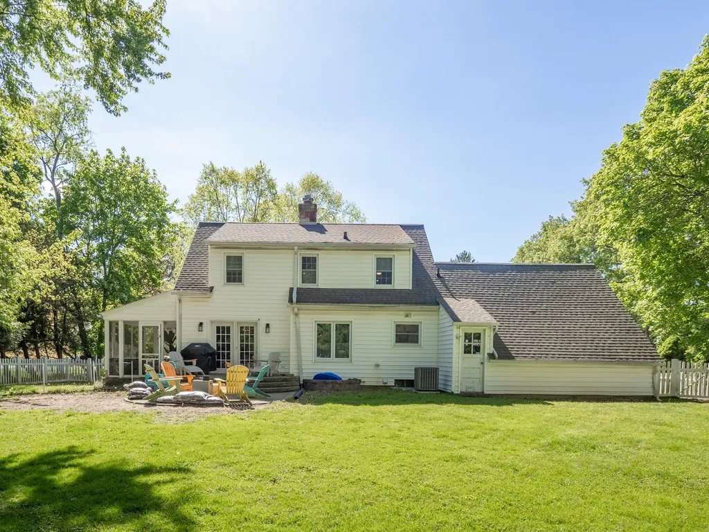 3811 Old Colony Road Kalamazoo City MI 49008