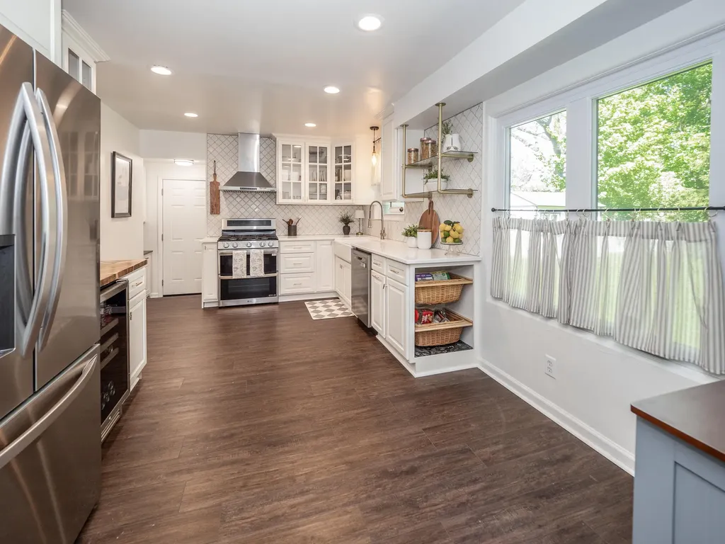 3811 Old Colony Road Kalamazoo City MI 49008