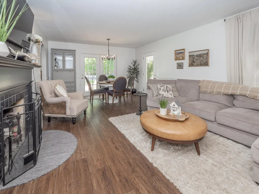 3811 Old Colony Road Kalamazoo City MI 49008