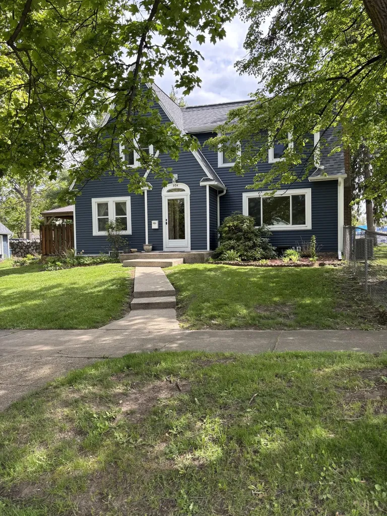 904 Homecrest Avenue Kalamazoo City MI 49001