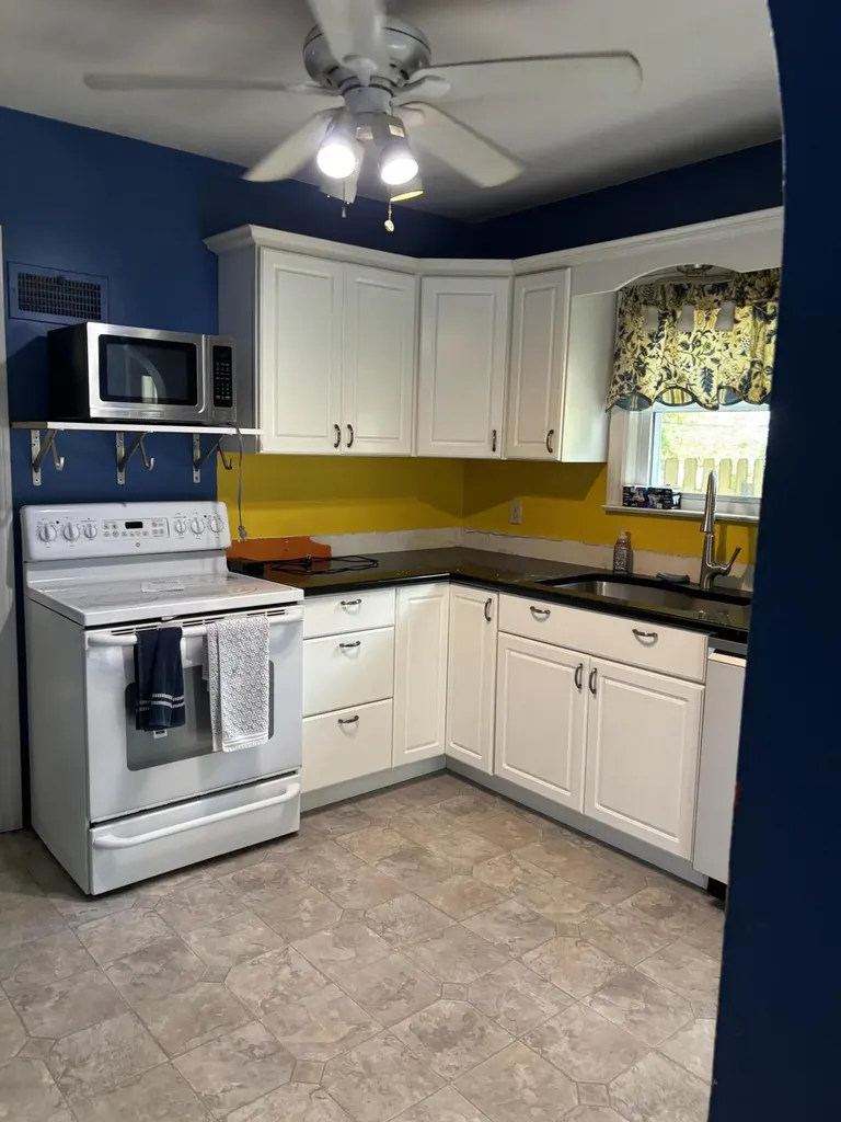 904 Homecrest Avenue Kalamazoo City MI 49001