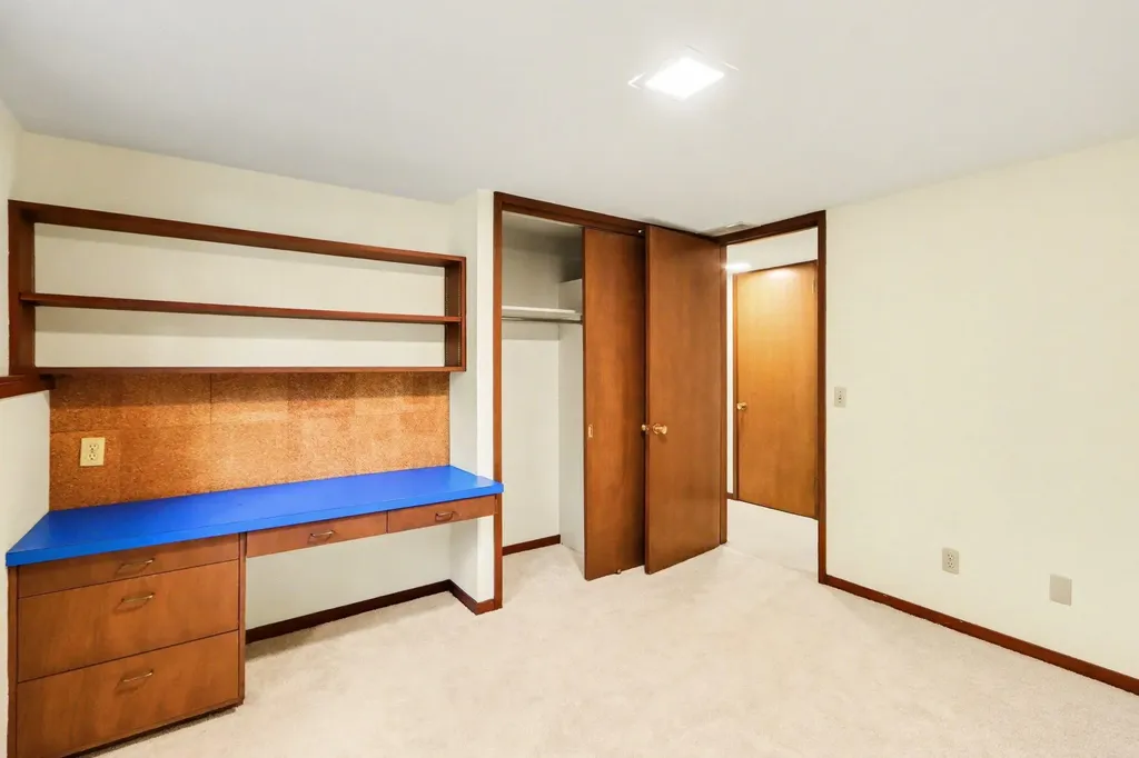 1000 Carolee Lane Kalamazoo City MI 49008