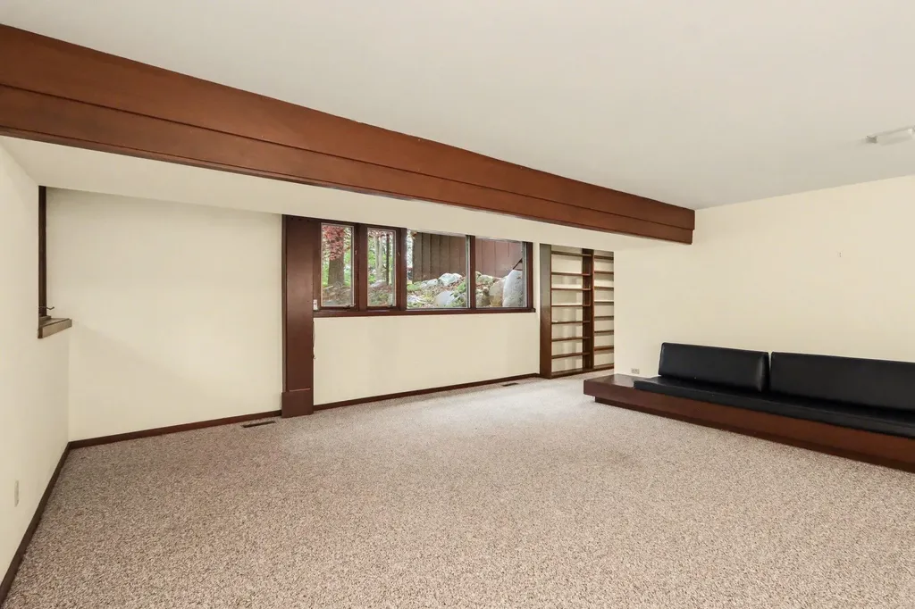 1000 Carolee Lane Kalamazoo City MI 49008