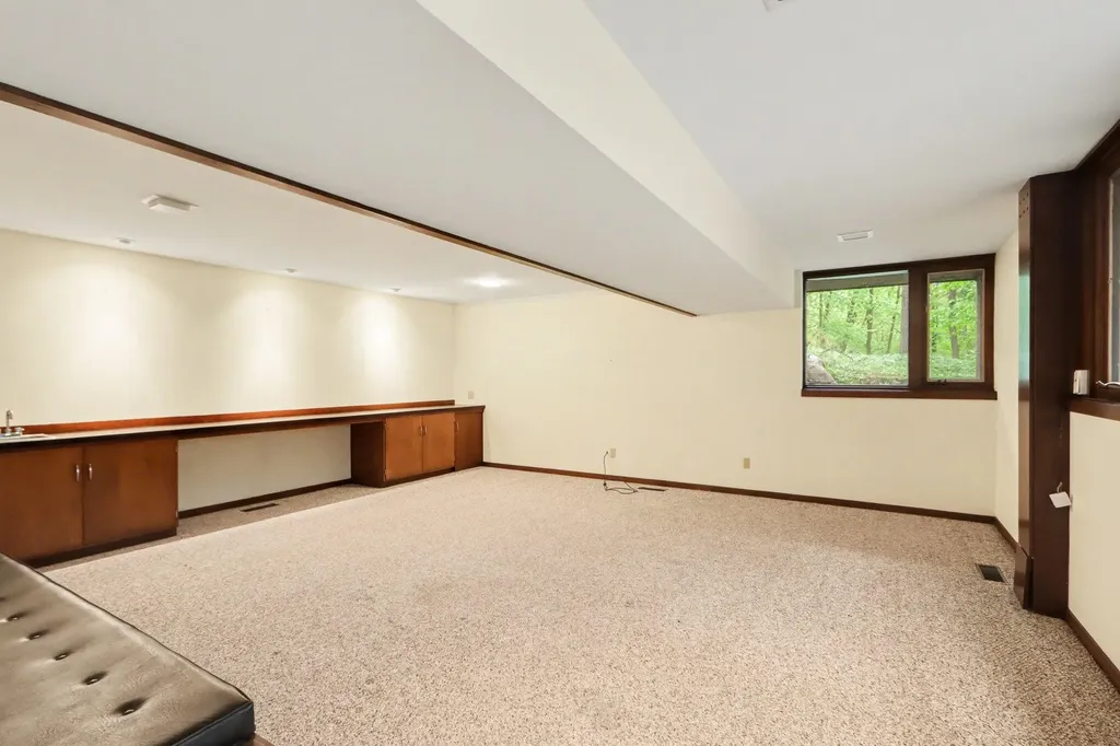 1000 Carolee Lane Kalamazoo City MI 49008