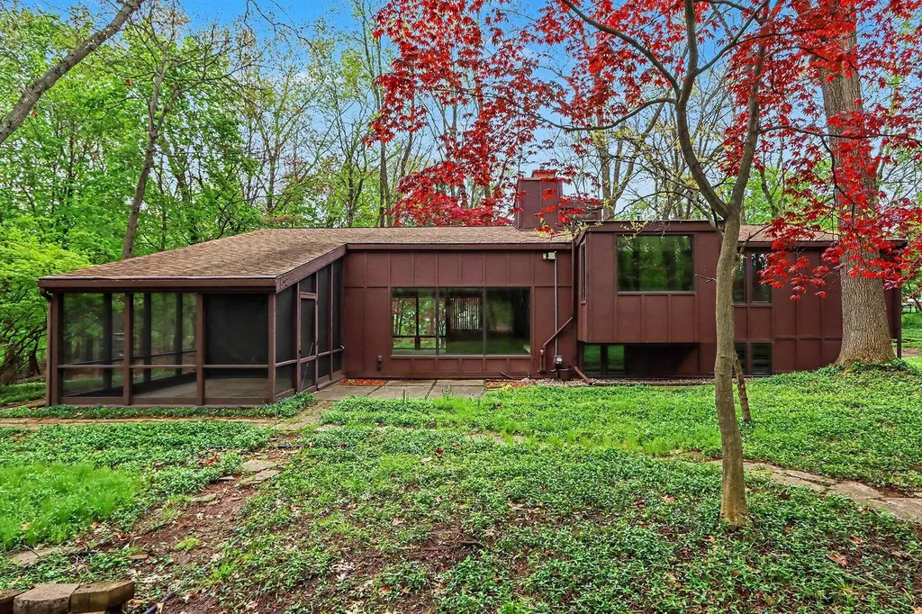 1000 Carolee Lane Kalamazoo City MI 49008
