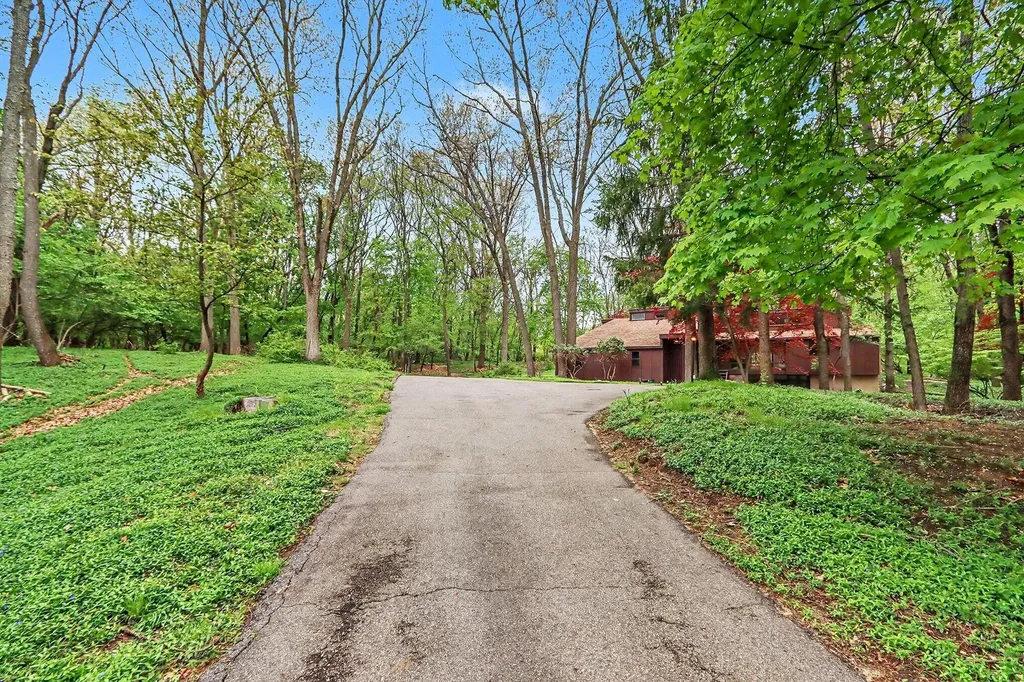 1000 Carolee Lane Kalamazoo City MI 49008