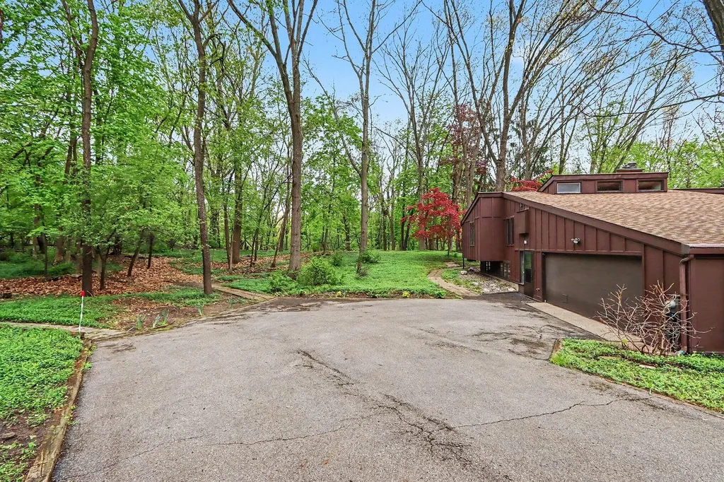 1000 Carolee Lane Kalamazoo City MI 49008