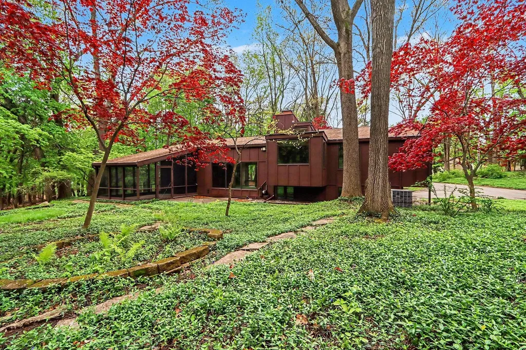 1000 Carolee Lane Kalamazoo City MI 49008