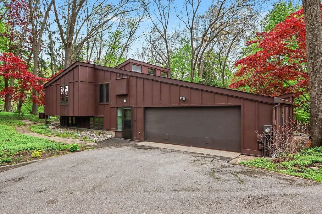 1000 Carolee Lane Kalamazoo City MI 49008