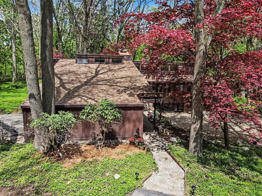 1000 Carolee Lane Kalamazoo City MI 49008