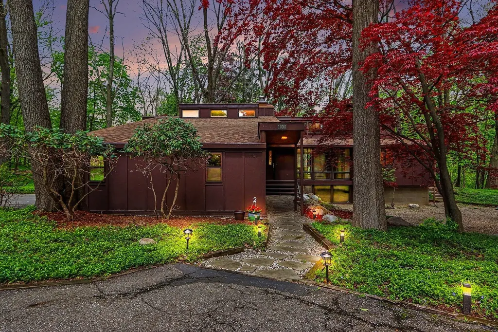 1000 Carolee Lane Kalamazoo City MI 49008