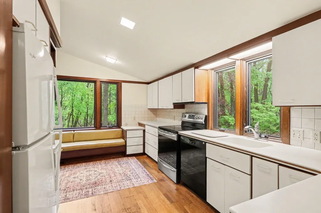 1000 Carolee Lane Kalamazoo City MI 49008