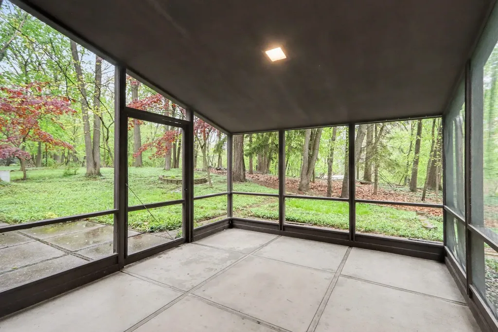 1000 Carolee Lane Kalamazoo City MI 49008