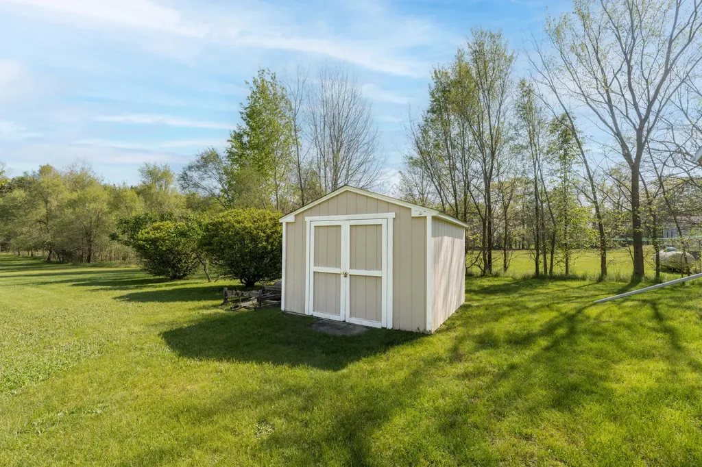 10175 E R Avenue E Pavilion Township MI 49088