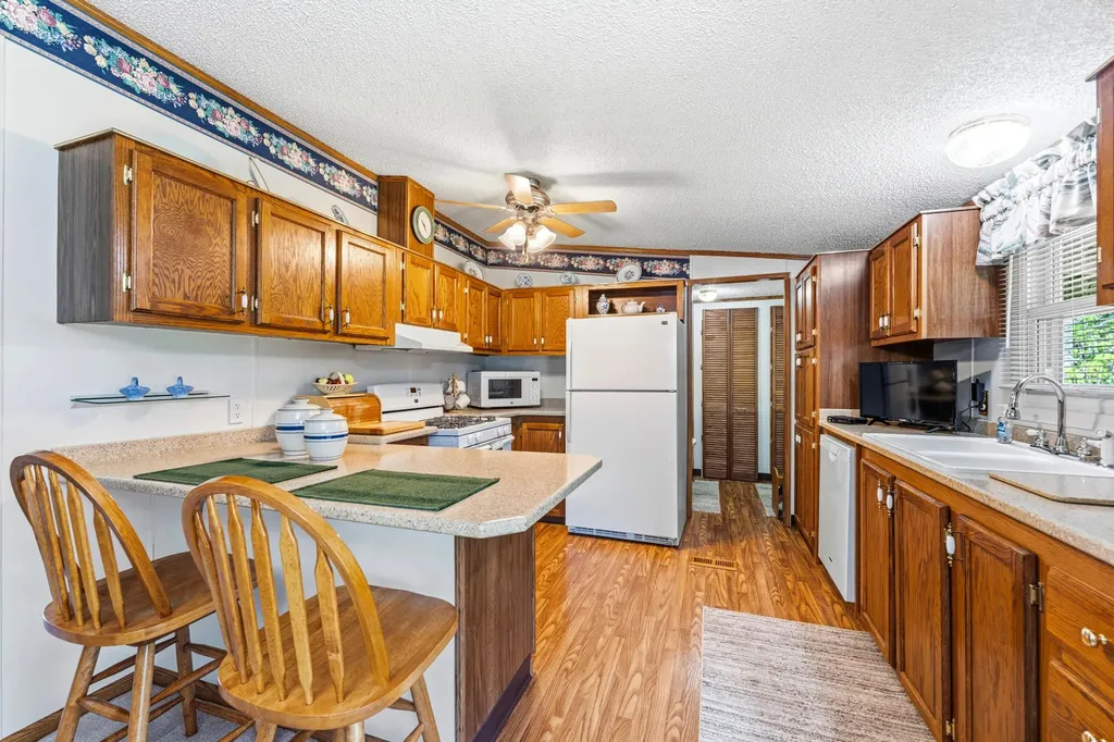 10175 E R Avenue E Pavilion Township MI 49088