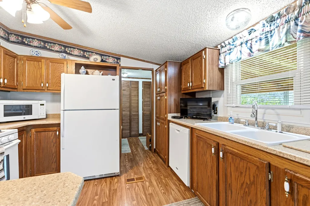 10175 E R Avenue E Pavilion Township MI 49088
