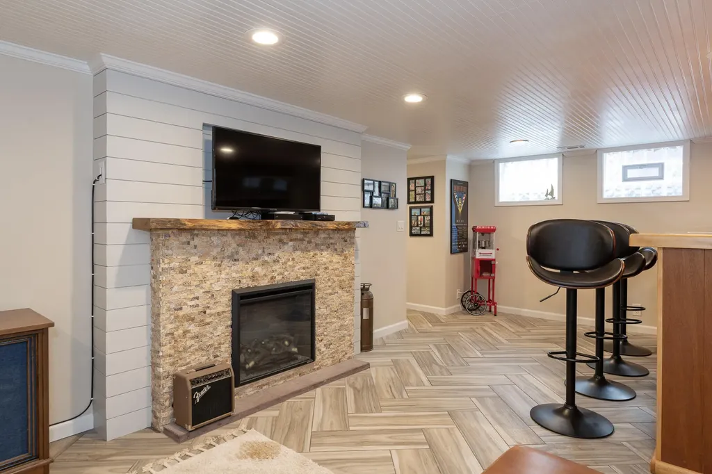 8811 Waruf Avenue Portage City MI 49002