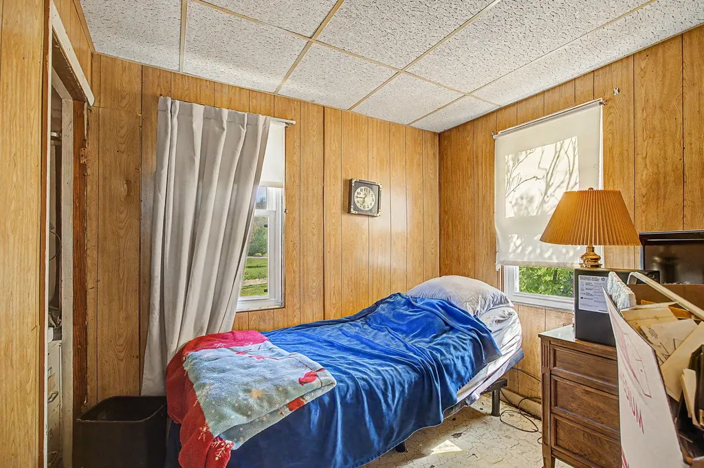 19 Evanston Avenue Emmett Charter Township MI 49014