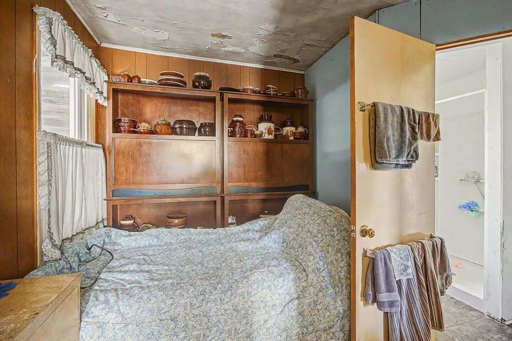 19 Evanston Avenue Emmett Charter Township MI 49014