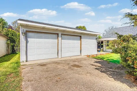 19 Evanston Avenue Emmett Charter Township MI 49014