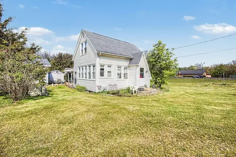 19 Evanston Avenue Emmett Charter Township MI 49014