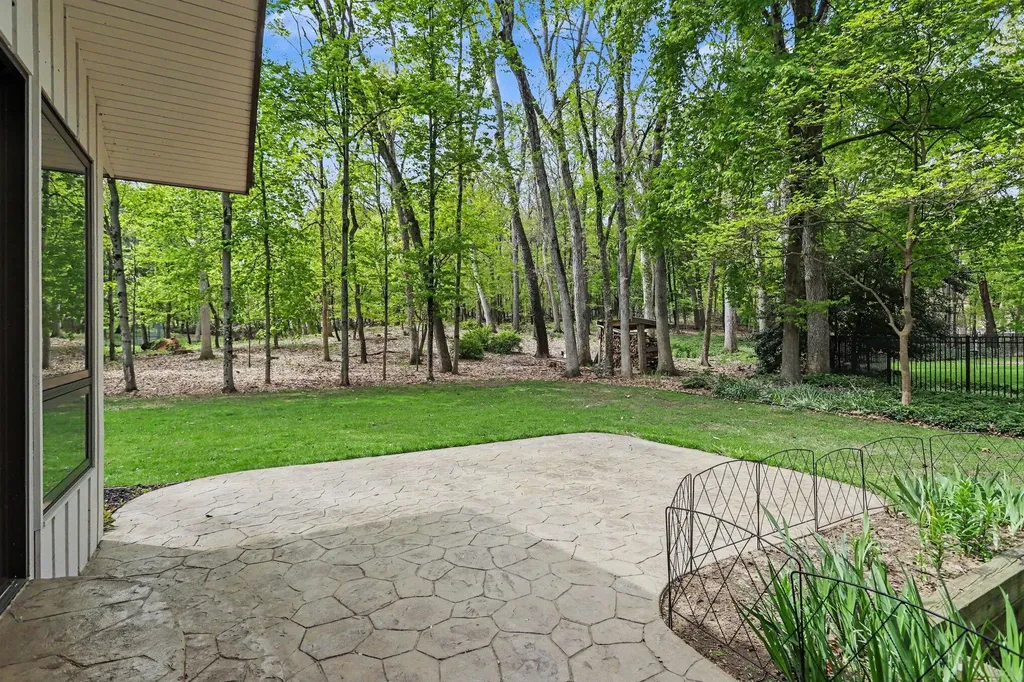 1415 Holiday Lane Portage City MI 49024