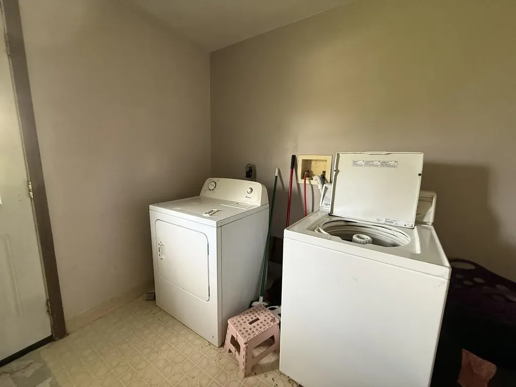21339 County Road 687 Geneva Township MI 49013