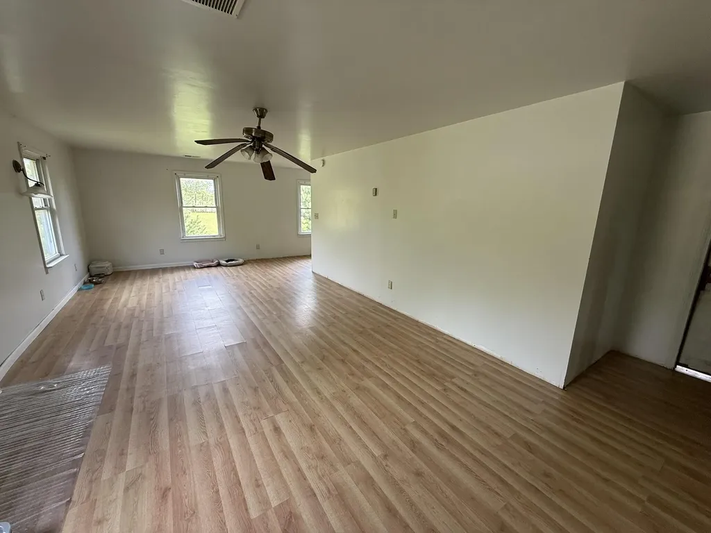 21339 County Road 687 Geneva Township MI 49013