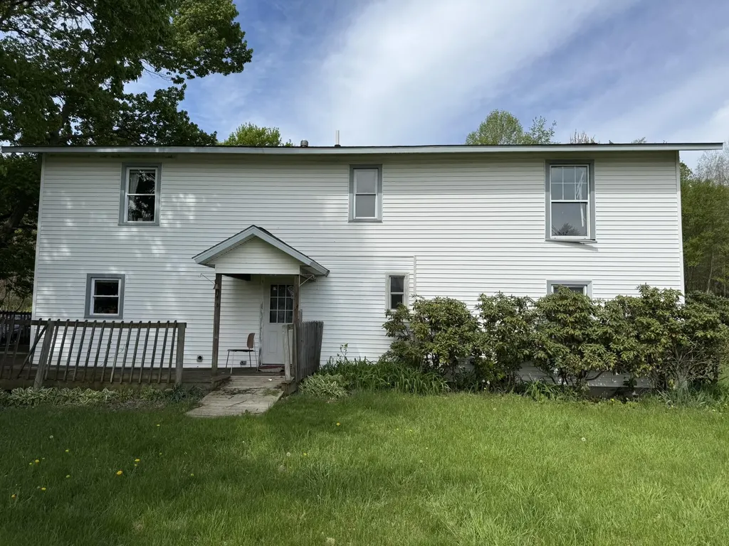 21339 County Road 687 Geneva Township MI 49013