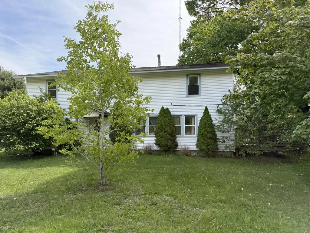 21339 County Road 687 Geneva Township MI 49013