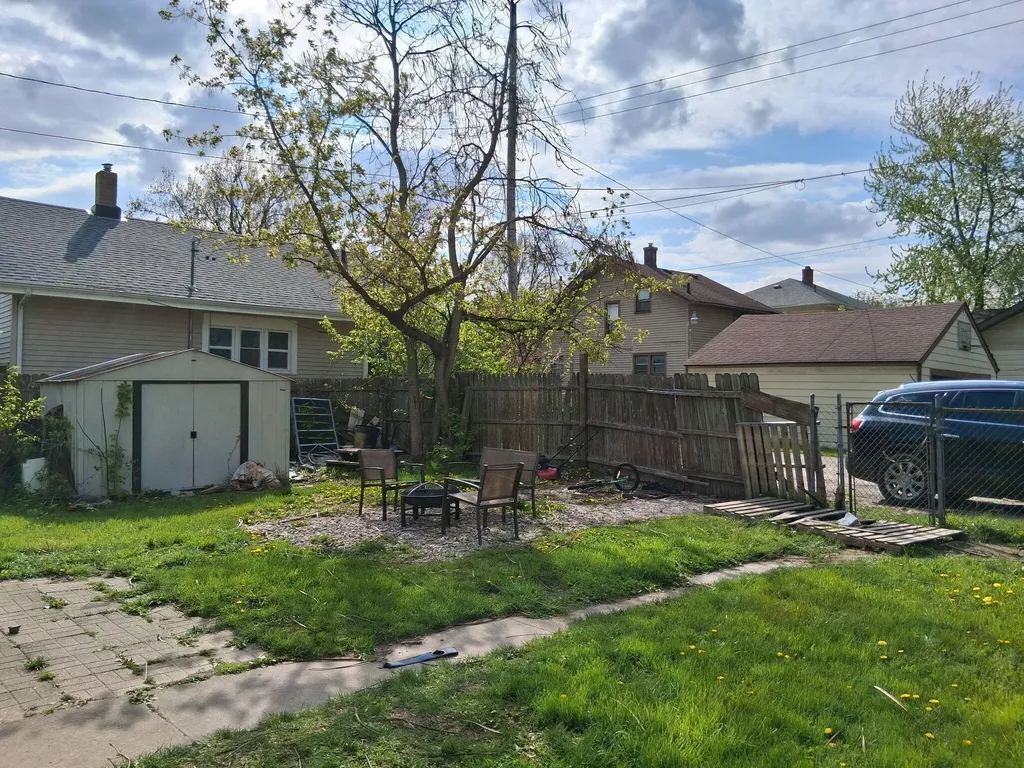 1009 N Bond Street Saginaw City MI 48602