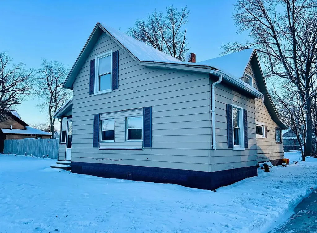 3118 N Water Street Bay City City MI 48708
