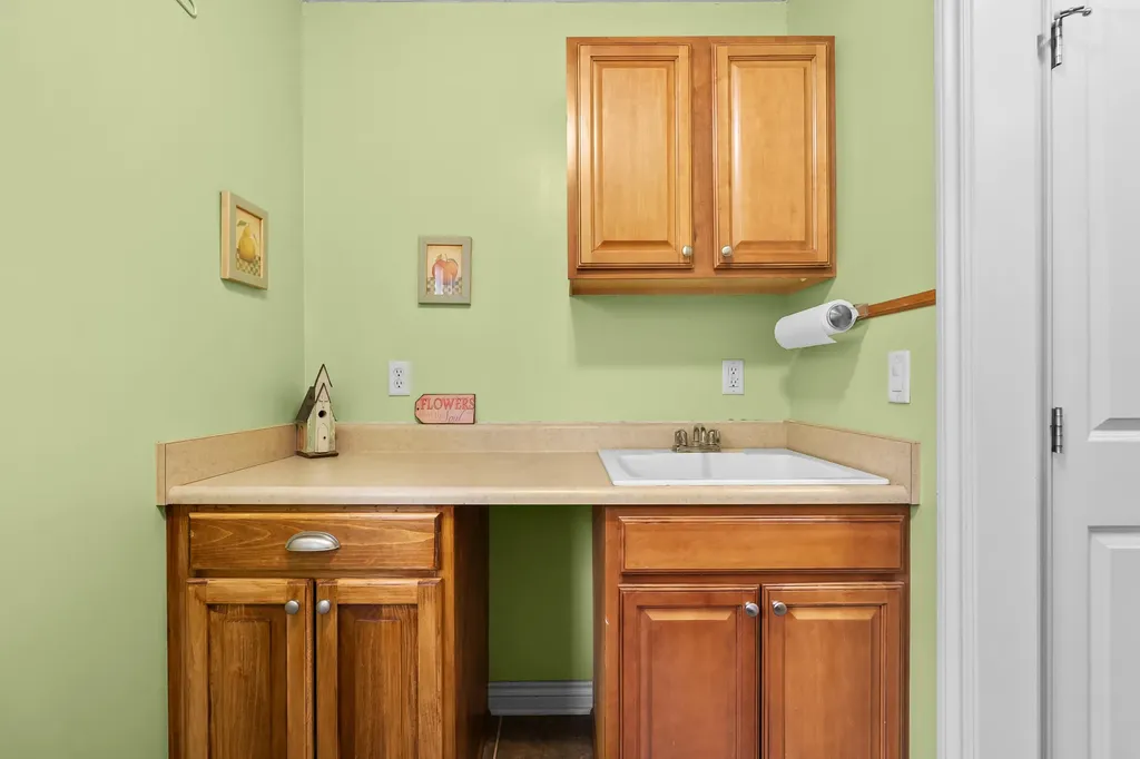 9048 Montezuma Avenue Texas Charter Township MI 49009