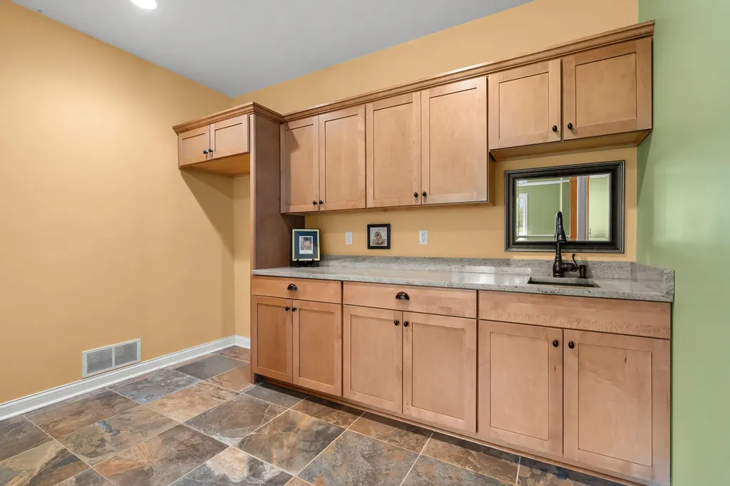 9048 Montezuma Avenue Texas Charter Township MI 49009